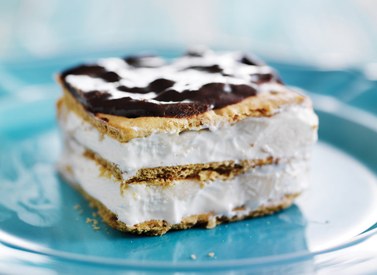 Easy Éclair Cake